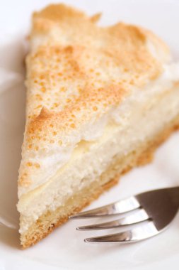 Cheesecake beze ve krema ile