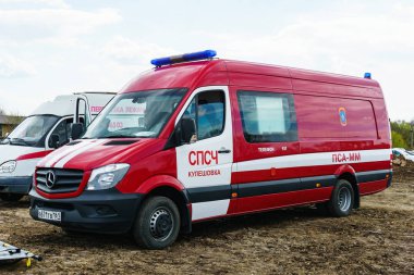 Rostov-on-Don / Rusya - Nisan 2018: kırmızı minibüs görevde bir spor olayı sırasında bir kırmızı