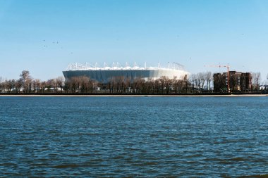 Rostov-on-Don / Rusya - Nisan 2018: Don Nehri'nin sol yakasında Dünya Kupası 2018 yeni Stadyumu Rostov-Arena için inşa