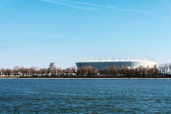 Ροστόφ Ον Ντον / Ρωσία - Απρίλιο του 2018: χτίστηκε για το Μουντιάλ 2018 νέο στάδιο Rostov-Arena στην αριστερή όχθη του ποταμού Ντον — Φωτογραφία Αρχείου