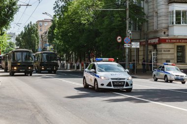 Rostov-on-Don / Rusya - Mayıs 2018: geçit töreni gerçek askeri teçhizat ve asker zafer onuruna şehrin sokaklarında