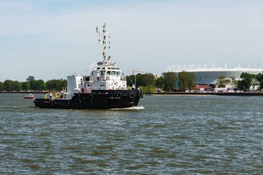 Rostov-on-Don / Rusya - Mayıs 2018: savaş gemileri şehir geçit töreni siyah ve Hazar deniz yeni stadyum Rostov Arena önünde Don Nehri üzerinde tarihinin ilk