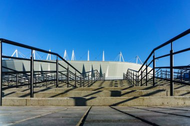 Rostov-on-Don / Rusya - Mayıs 2018: Rostov Arena inşa özellikle Dünya Kupası 2018 için yeni stadyum çevresinde turistlerin ve futbol hayranları karşılamak hazırdır