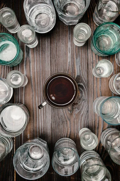 Csésze Tea Pohár Vízzel Fából Készült Asztal Felülnézet — Stock Fotó