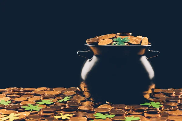 Black Pot Golden Coins Shamrock Isolated Black Patricks Day Concept — Stock Photo, Image