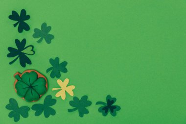 «Ana sayfa» gingerbread shamrock ve yeşil, st izole kağıt shamrock şeklinde görünümünü patricks günü kavramı