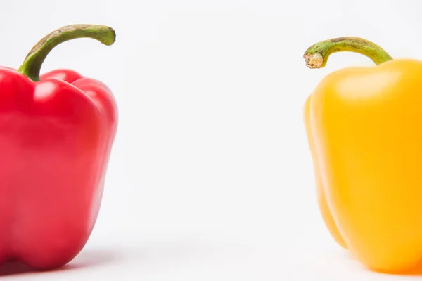 Red Yellow Bell Peppers White Background — Stock Photo, Image