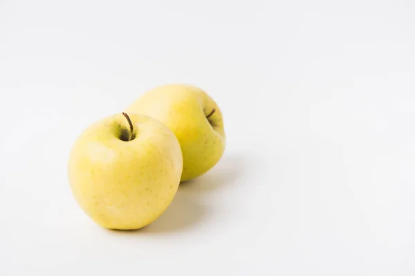 Surowe Jabłka Białym Tle — Zdjęcie stockowe