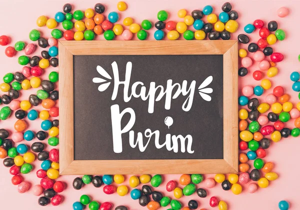 şeker ve pembe, purim tatil kavramı izole blackboard Üstten Görünüm