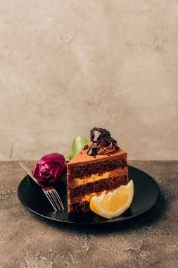 lezzetli çikolata ve limon ekşi güzel Lale çiçek ile yakından görmek