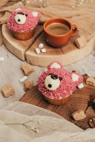 Close View Delicious Sweet Cupcakes Shape Bears Cup Coffee Table — Stock Photo, Image
