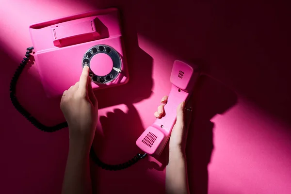 Cropped View Woman Using Retro Telephone Pink Background — Stock Photo, Image