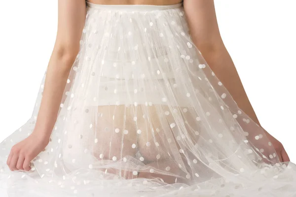 Visão traseira da menina com nádegas nuas em vestido de chiffon transparente, isolado no branco — Fotografia de Stock