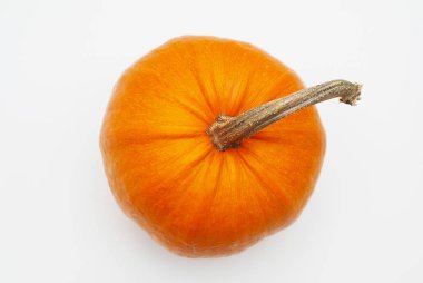 Beyaz bir arka plan üzerinde izole büyük turuncu kabak. Sonbahar veya Halloween balkabağı