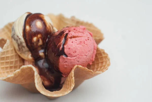 Strawberry and Vaniila Ice Cream in Waffle Cup. Isoalted on White Background. Summer Iceacrea. Top View. — Stock Photo, Image