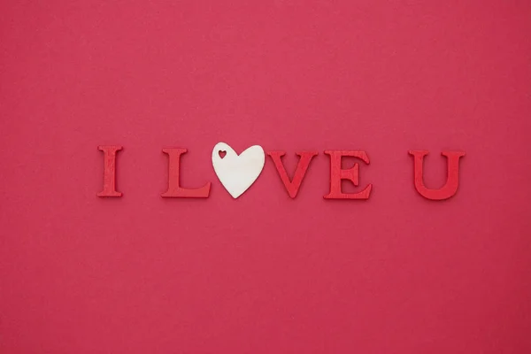 I love you lettering. Valentine's Day red background flat lay, greeting card. — Stock Photo, Image