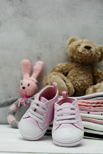 분홍색 태어난 부드러운 장난감 어머니가 개념은 텍스트 공간을 가지고 인사장 — 스톡 사진