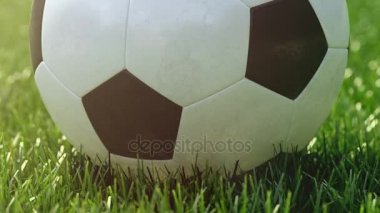Futbol topu movint fotoğraf makinesi görünümünü ortasına.