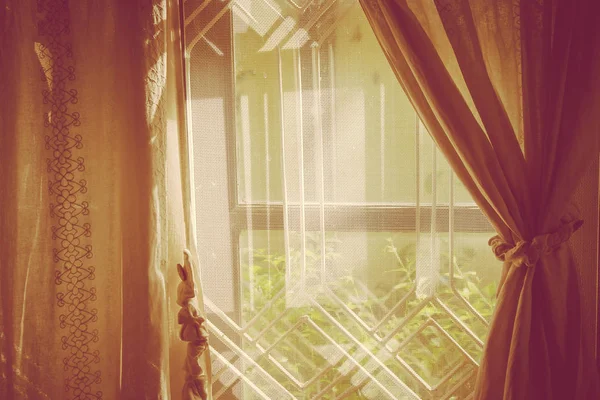 Sonnenlicht Von Außen Strahlt Nachmittag Durch Den Braunen Vorhang Und — Stockfoto