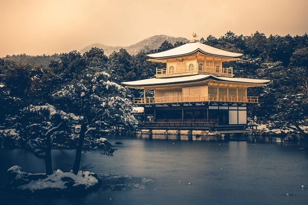 Hermosa Temporada Invierno Del Pabellón Oro Del Templo Kinkakuji Con — Foto de Stock