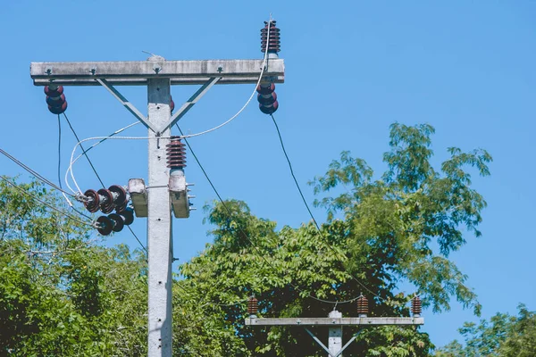 Cierre Aislamiento Cerámico Para Cable Eléctrico Colgado Pilón Eléctrico Con —  Fotos de Stock