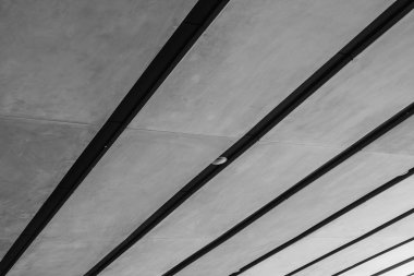 Siyah beyaz resim underground modern binaların mimari tavana bir satýr soyut. (Seçici odak)