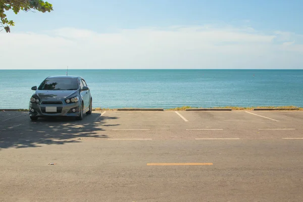 Tropisch Schöne Landschaft Blick Auf Leeren Parkplatz Mit Meerblick Hintergrund — Stockfoto