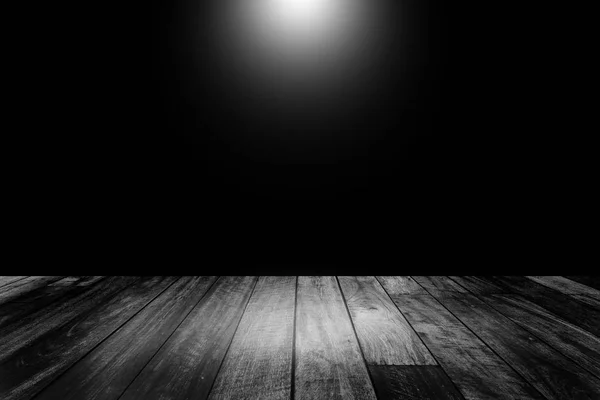 Abstraktní Černobílý Obraz Prázdné Místnosti Dřevěným Stolem Reflektorem — Stock fotografie