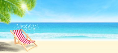 Yaz Tatili ve Tatil Gezisi Konsepti: Sahildeki kumsal sandalyesi ve arka planda deniz manzarası ve mavi gökyüzü..