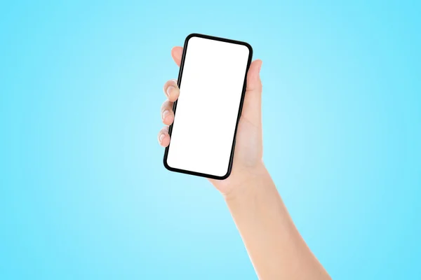 Geschäftskommunikationskonzept Hand Hält Altes Schwarzes Smartphone Mit Blauem Hintergrund — Stockfoto