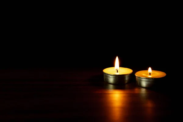 Candele Accese Sfondo Scuro — Foto Stock