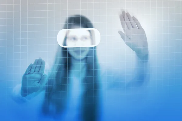 Meisje Met Behulp Van Virtual Reality — Stockfoto