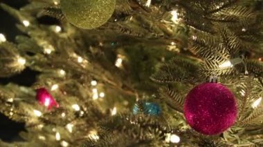 Timelapse süsler ve ağacı ışıkları