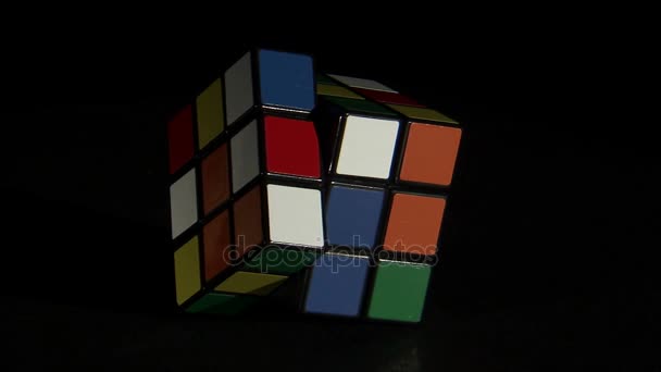 Rubiks cubo filatura in senso orario — Video Stock