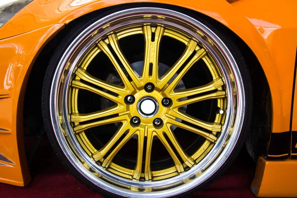 Automobile alloy wheels. — Stock Photo, Image