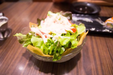 taze karışık sebze salatası