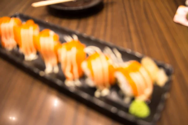 Sushi de salmão no prato — Fotografia de Stock