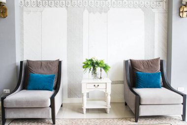 Modern iç oturma odası dekore edilmiştir. 