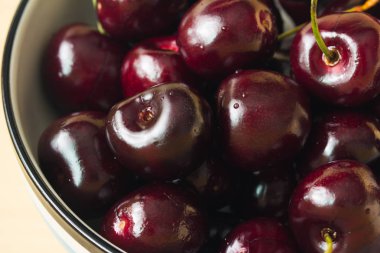 Kadar taze kiraz kapatın
