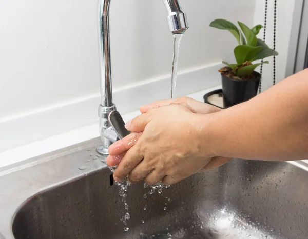 Lavagem de mãos — Fotografia de Stock