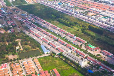 bir uçağın penceresinden görüntülemek 