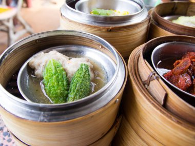 Bambu buharlı Dim sum.