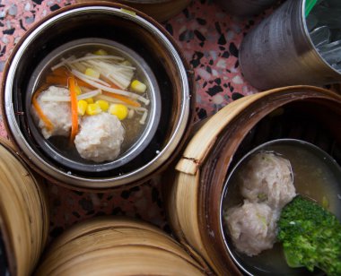 Bambu buharlı Dim sum.