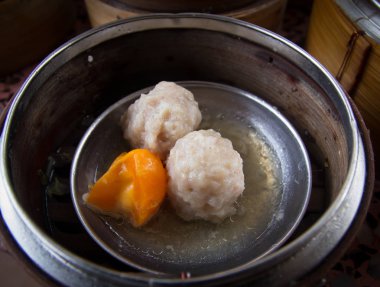 Bambu buharlı Dim sum.