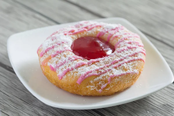 접시에 맛 있는 도넛 — 스톡 사진