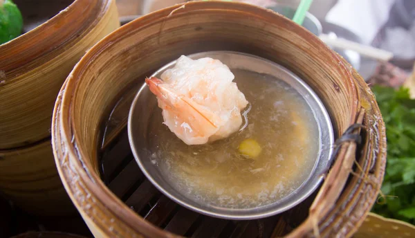 Dim sum in piroscafo di bambù — Foto Stock