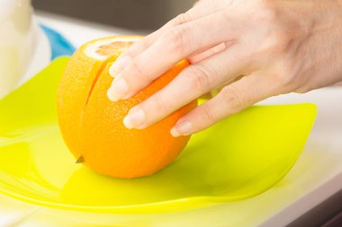 Taze portakal kapatmak 