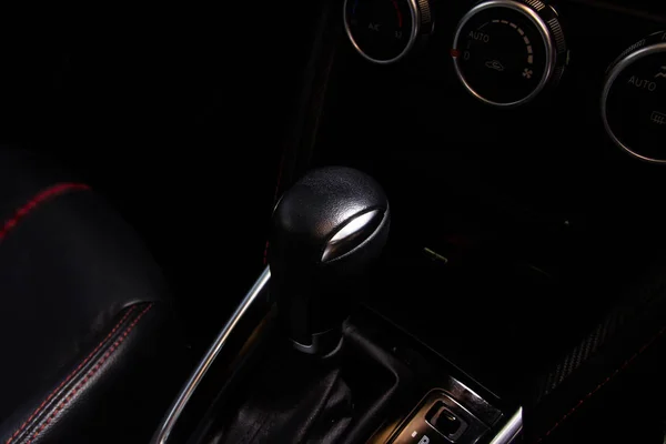 Luxury car Interior - shift lever and dashboard — Stock Photo, Image