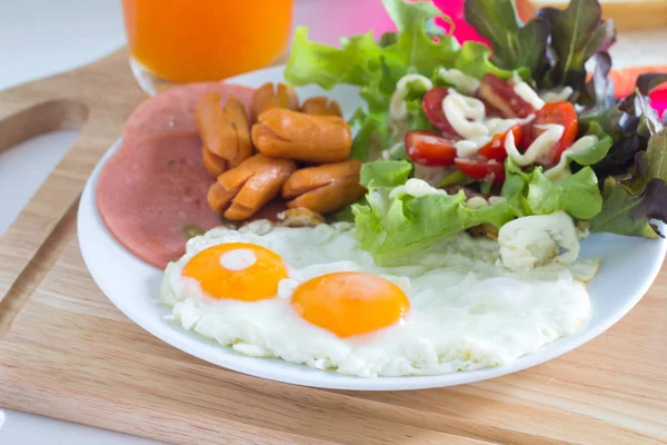  Yumurtalı kahvaltı.