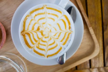 Masada karamel latte sanatı